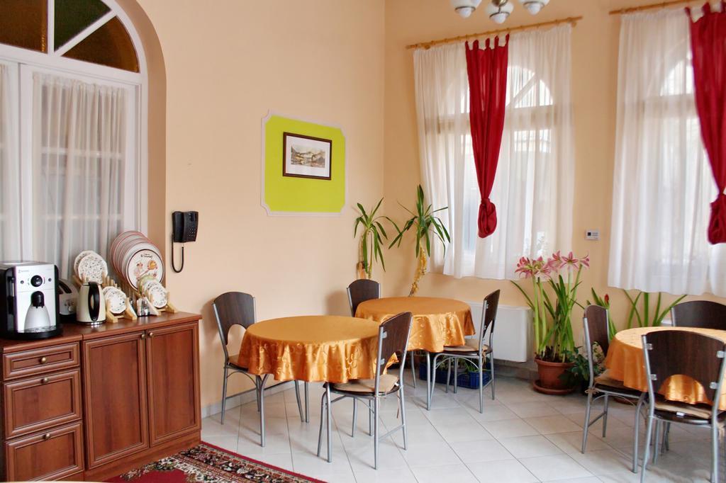 Palma Panzio Hotel Kaposvar Exterior photo