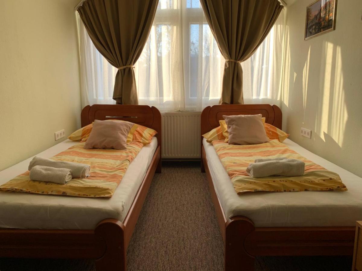 Palma Panzio Hotel Kaposvar Exterior photo